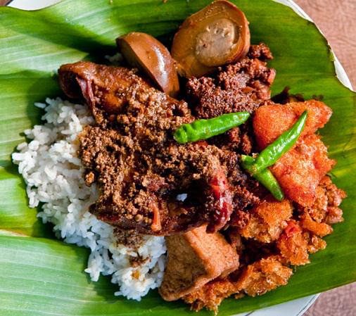 Makanan khas kota Yogyakarta yaitu gudeg | Image 2