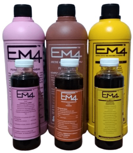 Untuk perbedaan kegunaan EM4 bisa dilihat dari warna botolnya | image 2